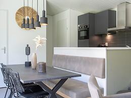 Nice Chalet With air Conditioning, in a Holiday Park at 12 km. From Ei