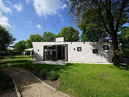 Contemporary Chalet, Near De Efteling
