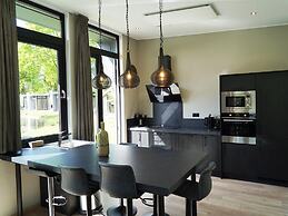 Contemporary Chalet, Near De Efteling