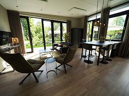 Contemporary Chalet, Near De Efteling