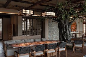 Hyakumangoku Onsen Hotel