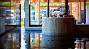 Hyakumangoku Onsen Hotel