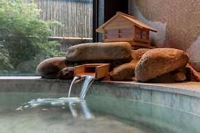 Hyakumangoku Onsen Hotel