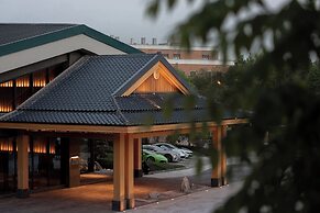 Hyakumangoku Onsen Hotel