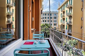 Light Apartment in Albaro