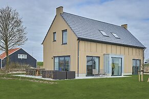 Comfortable Villa Near the Veerse Meer