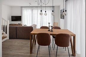 Villa by Lake Veere With Modern Amenities