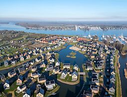 Villa by Lake Veere With Modern Amenities