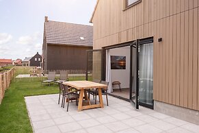 Villa by Lake Veere With Modern Amenities