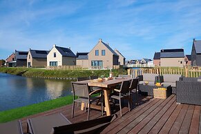 Comfortable Villa Near the Veerse Meer