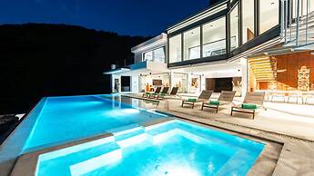 Villa Murano 9BR with Panoramic Sea View