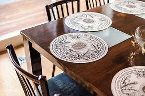 StayAU Stunning Villa near Wildlife Park