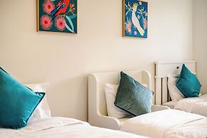 StayAU Stunning Villa near Wildlife Park