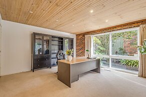 StayAU Stunning Villa near Wildlife Park