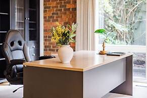 StayAU Stunning Villa near Wildlife Park