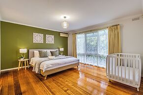 StayAU Stunning Villa near Wildlife Park