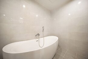 H AVENUE HOTEL in Gyeongju