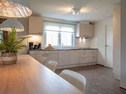 Restyled Villa With Infrared Sauna Near sea