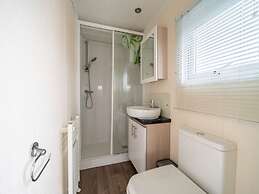 Nice Chalet With Microwave, Near the Veluwemeer