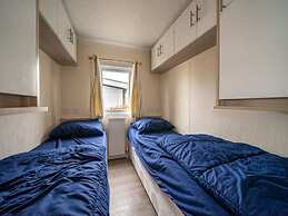 Nice Chalet With Microwave, Near the Veluwemeer