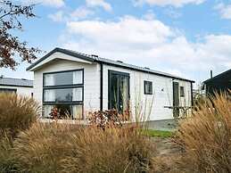 Nice Chalet With Microwave, Near the Veluwemeer