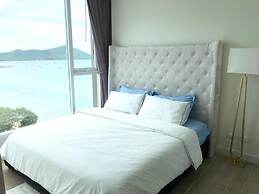 Beachfront Bang Saray By RoomQuest Hotel