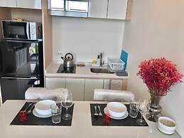 Beachfront Bang Saray By RoomQuest Hotel