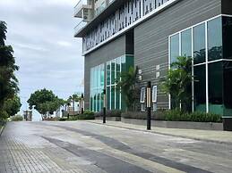 Beachfront Bang Saray By RoomQuest Hotel