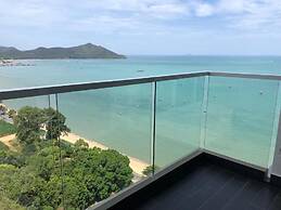 Beachfront Bang Saray By RoomQuest Hotel