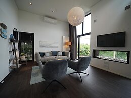 Villa With Roof Terrace Near Veluwemeer