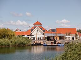 Restyled Villa in a Holiday Park Near sea