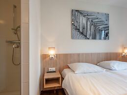 Restyled Villa in a Holiday Park Near sea