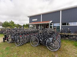 Nice Lodge With two Bathrooms, on a Holiday Park at 1.5 km. From the B