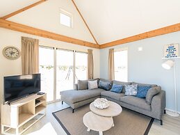 Nice Lodge With two Bathrooms, on a Holiday Park at 1.5 km. From the B