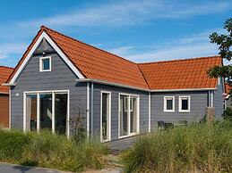 Nice Lodge With two Bathrooms, on a Holiday Park at 1.5 km. From the B