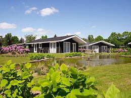 Modern Chalet on the Water in the Brabant Kempen