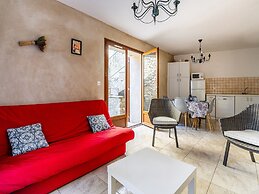 Holiday Home in Minerve With Private Courtyard
