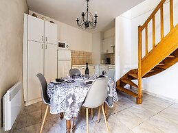 Holiday Home in Minerve With Private Courtyard