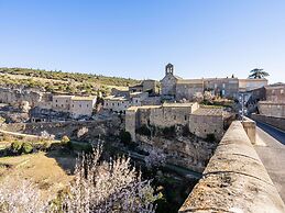 Holiday Home in Minerve With Private Courtyard