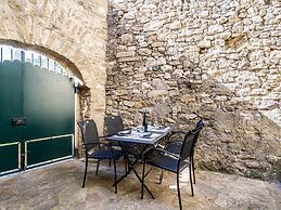 Holiday Home in Minerve With Private Courtyard
