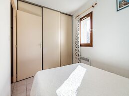Holiday Home in Minerve With Private Courtyard