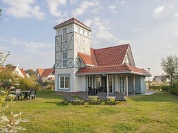Detached Tower Villa With Sauna, Near the Beach