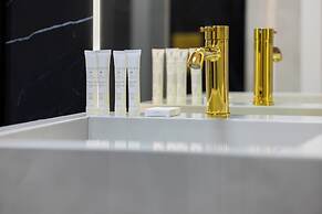 Grzybowska Apartment by Renters Prestige