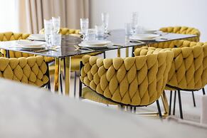 Grzybowska Apartment by Renters Prestige