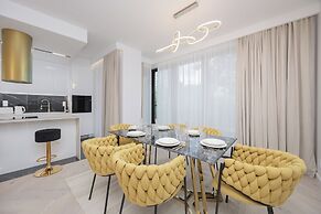 Grzybowska Apartment by Renters Prestige