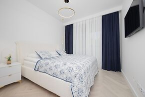 Grzybowska Apartment by Renters Prestige