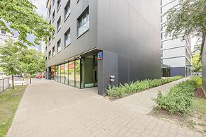 Grzybowska Apartment by Renters Prestige