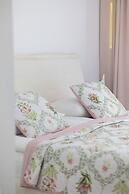 Grzybowska Apartment by Renters Prestige