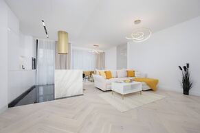 Grzybowska Apartment by Renters Prestige
