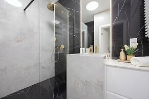 Grzybowska Apartment by Renters Prestige